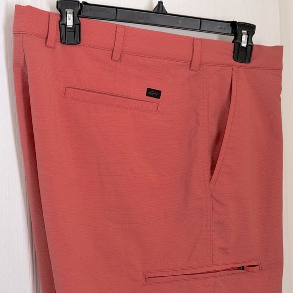 GREG NORMAM GOLF SHORTS. EXCELLENT CONDITION. MOISTURE WICK. SOFT 4 WAY STRETCH - Picture 5 of 11